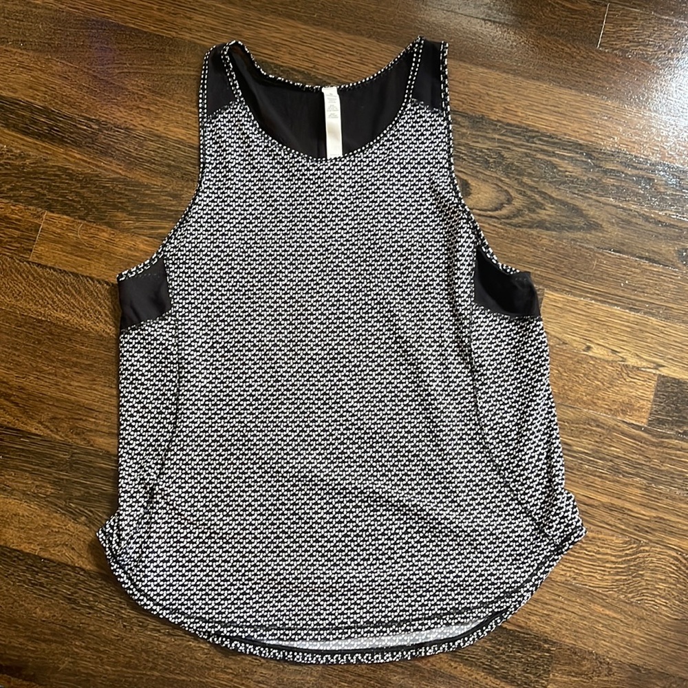 Short sleeve Lululemon workout shirt